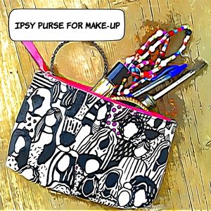Cosmetic purse IPSY x EPCWITTE limited edition